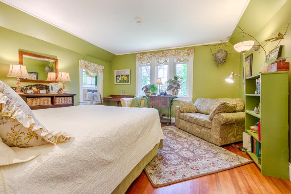 Howarth House Bed And Breakfast ฟิทช์เบิร์ก ภายนอก รูปภาพ