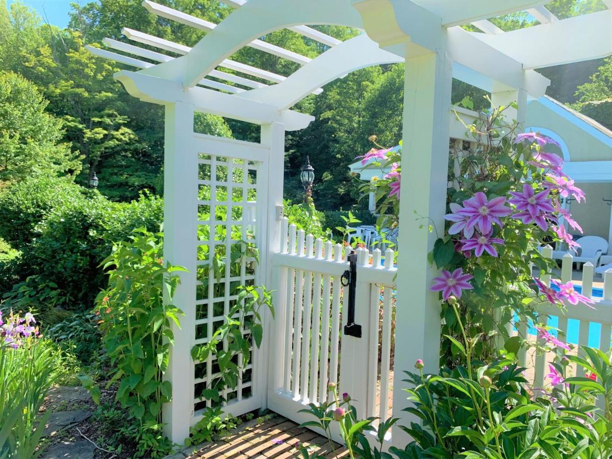 Howarth House Bed And Breakfast ฟิทช์เบิร์ก ภายนอก รูปภาพ