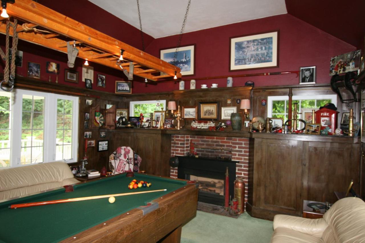 Howarth House Bed And Breakfast ฟิทช์เบิร์ก ภายนอก รูปภาพ