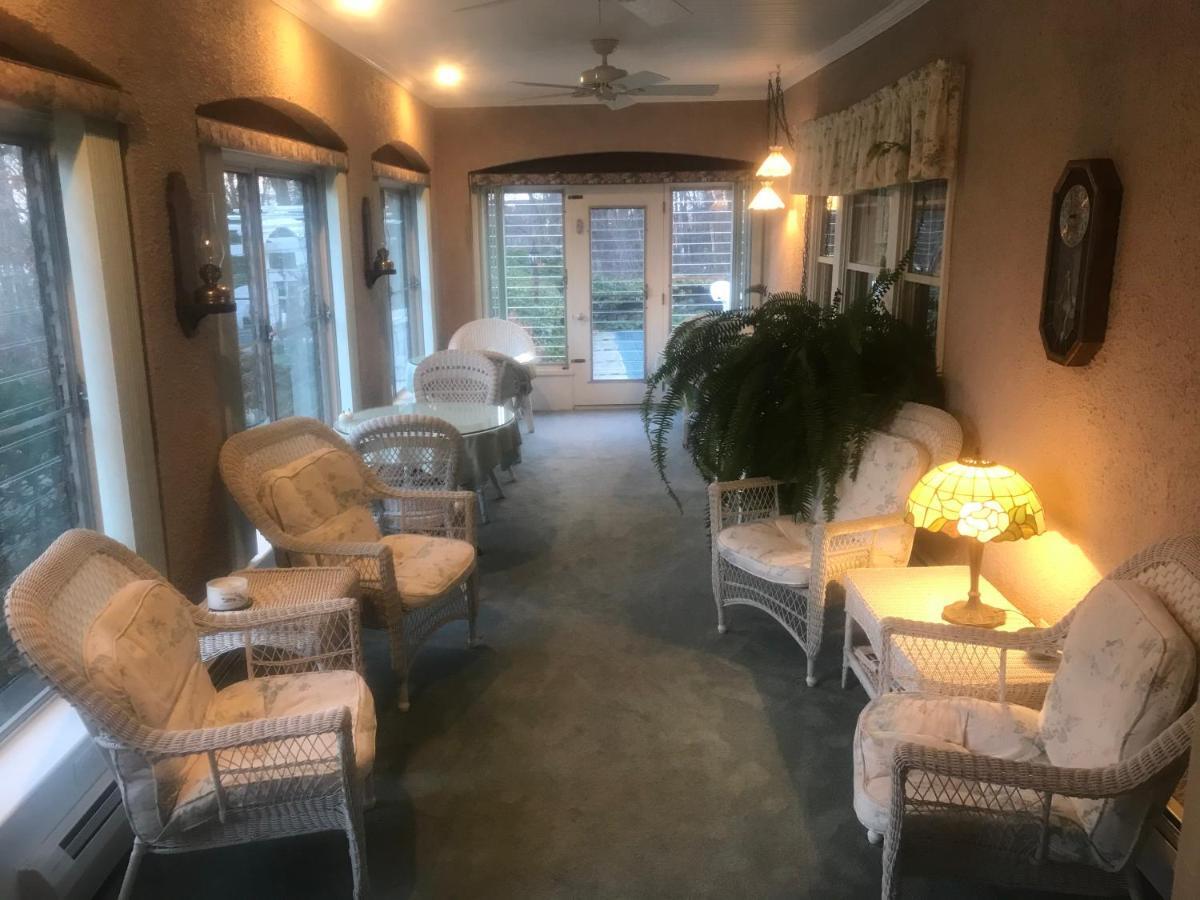 Howarth House Bed And Breakfast ฟิทช์เบิร์ก ภายนอก รูปภาพ