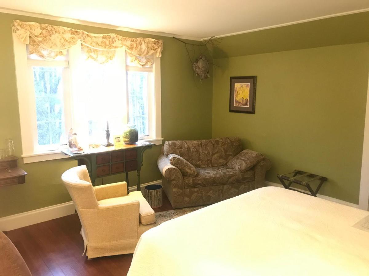 Howarth House Bed And Breakfast ฟิทช์เบิร์ก ภายนอก รูปภาพ