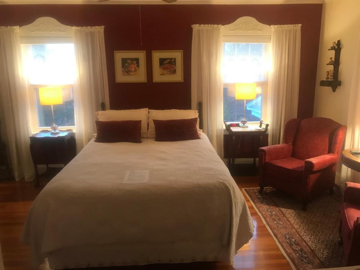 Howarth House Bed And Breakfast ฟิทช์เบิร์ก ภายนอก รูปภาพ